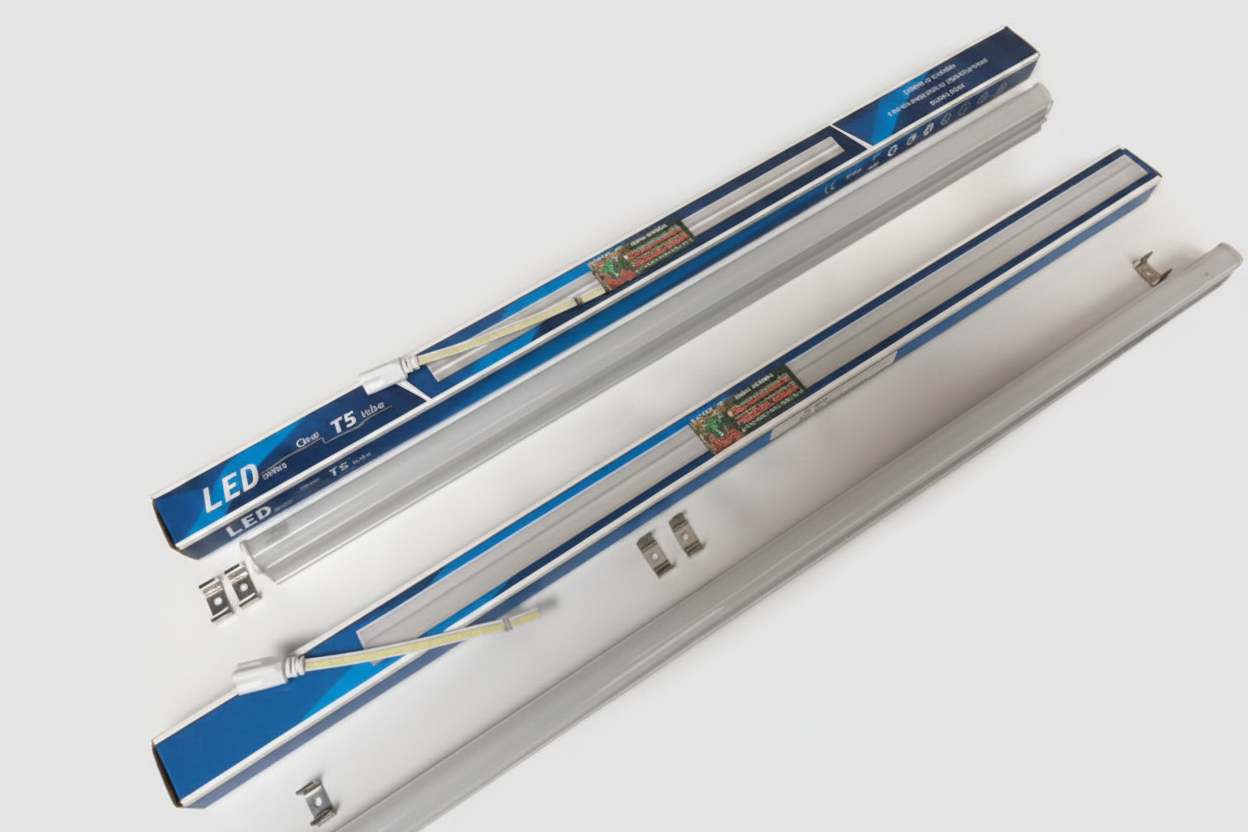 Artefacto Led T5 con Soportes 120 cm  Completo para instalar 220 v